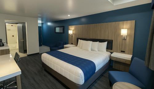 Deluxe King Room
