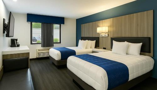 Deluxe Queen Room