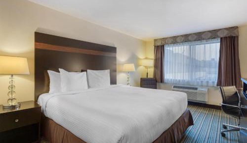 King Room with Bath Tub - Disability Access/Non-Smoking 