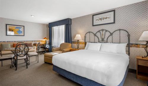King Suite with Sofa Bed - Non-Smoking