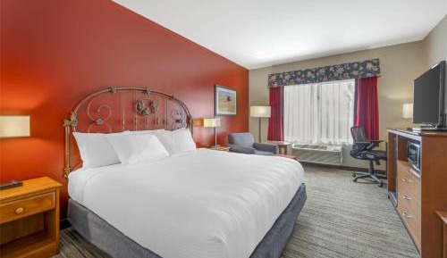 King Room - Mobility Accessible with Bathtub