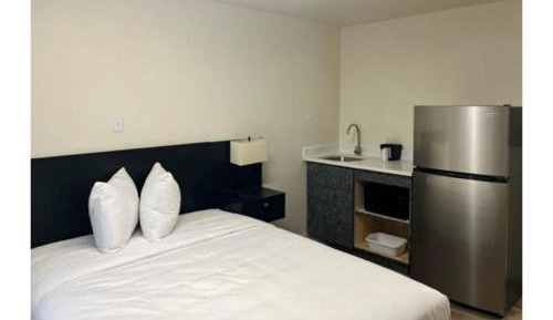 Queen Room - Disability Access - Non-Smoking