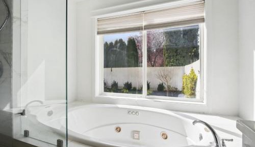 Queen Room with Garden View