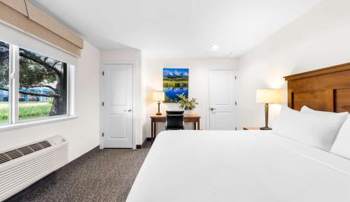 Two-Bedroom King Suite with Sofa Bed and River View - Non-Smoking