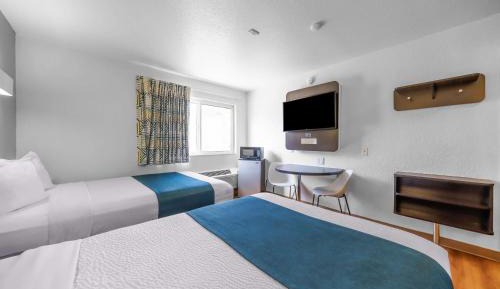 2 Full Beds|Non-Smoking