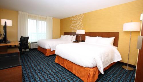 Queen Room with Two Queen Beds - Hearing Accessible