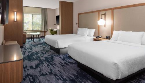 Queen Suite with Sofa Bed and River View