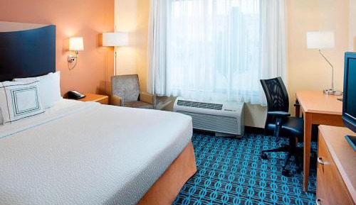 King Room with Roll-In Shower - Mobility Access/Hearing Accessible