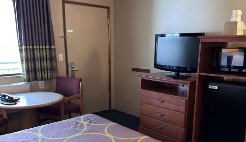 King Room - Non-Smoking