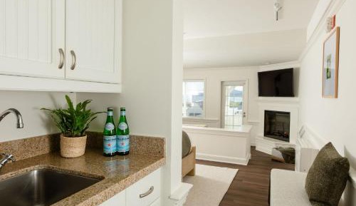 Bay View Studio Suite