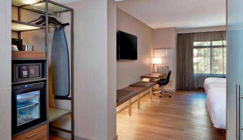 Queen Room with Two Queen Beds and Roll-In Shower - Mobility Access