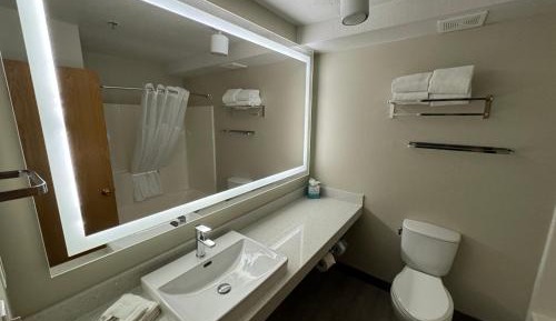 King Room - Non-Smoking