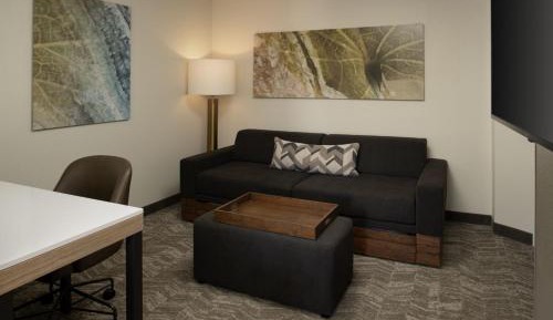 Queen Suite with Two Queen Beds, Bathtub and Trundle Sofa - Mobility Access/Hearing Accessible