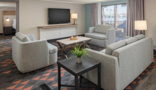 One-Bedroom Suite with Courtyard View