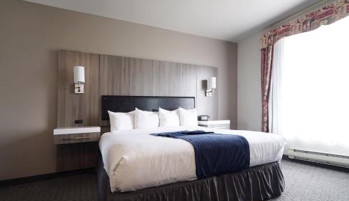 Deluxe Suite with Ocean View