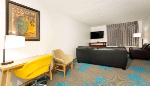 King Studio Suite - Non-Smoking