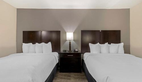 Queen Room with Two Queen Beds - Non-Smoking