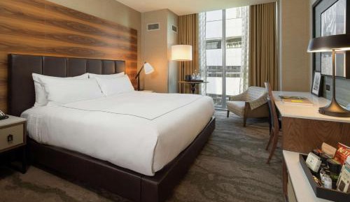 Deluxe King Room with River View