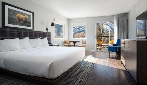 King Room with Balcony