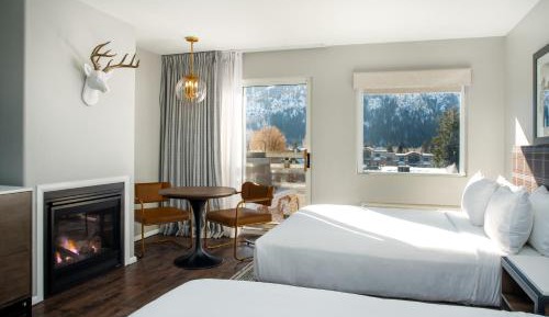 Deluxe Queen Room