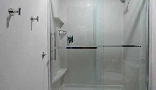 Studio with Queen Bed and Sofa Bed - Hearing Accessible