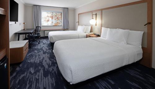 Queen Room with Two Queen Beds and Bathtub - Mobility Access