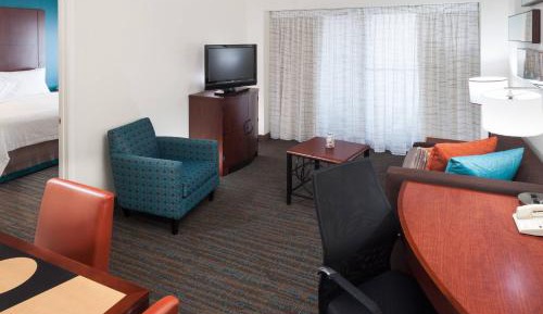 One-Bedroom King Suite with Sofa Bed, Balcony