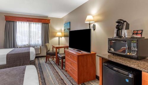 Queen Room with Two Queen Beds - Non-Smoking