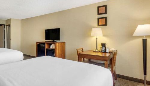 Queen Room with Two Queen Beds - Non-Smoking
