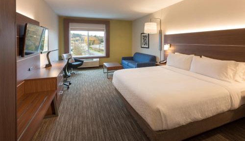 Suite - Hearing Accessible - Non-Smoking