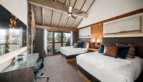 Deluxe Queen Room
