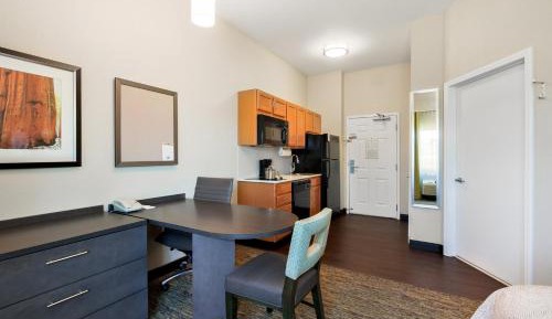 Queen Studio Suite with Roll In Shower - Mobility Accessible