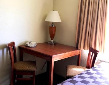 Queen Room - Non-Smoking