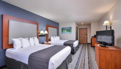 Queen Room with Two Queen Beds - Pet-Friendly/Non-Smoking