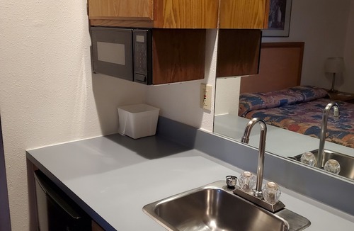 North Spokane Hotel | Apple Tree Inn