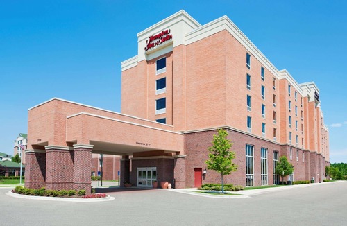 Romulus Hotel | Hampton Inn & Suites Detroit/Airport Romulus