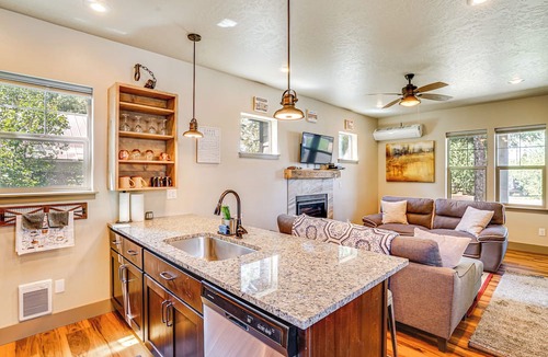Donnelly House | Charming Donnelly Home - 1 Mi to Lake Cascade!