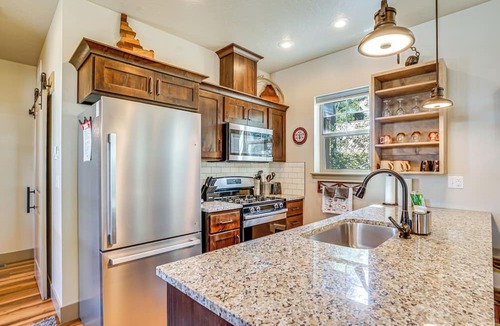 Donnelly House | Charming Donnelly Home - 1 Mi to Lake Cascade!