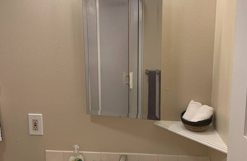North Bend Apartment | Modern 1 br over Downtown - Walkable - Fast WiFi