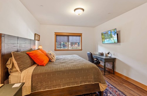 Coeur d'Alene Villa | Northwest Riverstone Retreat - Private Condo