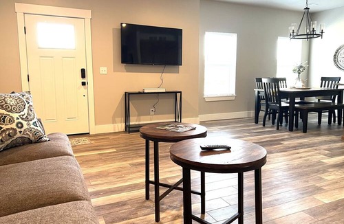 Ammon House | Brand New Ammon 4 Bedroom Townhouse--Clean and Fresh linens, Stocked Kitchen