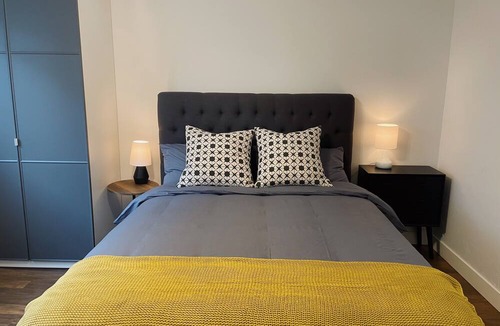 Hosford-Abernethy Apartment | 17Wood - close to Division st.