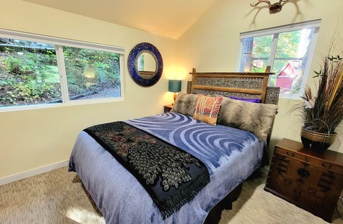 Brinnon Cottage | ZEN River Retreat & Spa Sanctuary w/Hot Tub, Sauna, Massage Chair & cabins