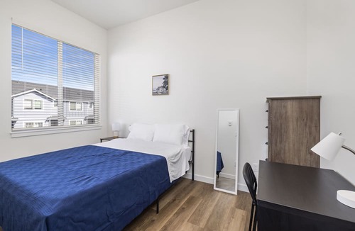 South Tacoma Apartment | Vibrant 5 Apartment Units near McChord AFB