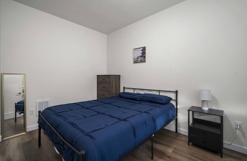 South Tacoma Apartment | Vibrant 5 Apartment Units near McChord AFB