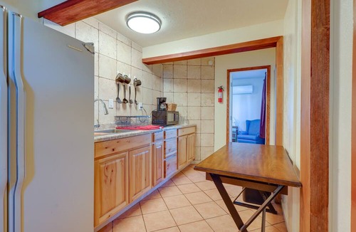 Shelley Apartment | Charming Shelly Vacation Rental w/ Shared Fire Pit