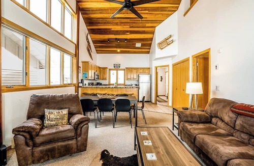 Big Horn House | Ski-in/ski-out townhome steps from Bear Back lift w/free WiFi & wood fireplace