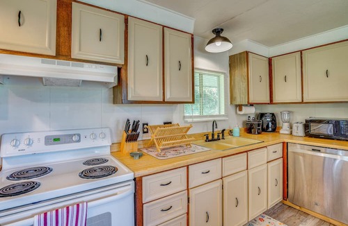 McKenna House | Stunning View! Peaceful Family Home w/Yard in Roy