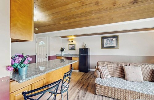 Copalis Beach Condo | Serene coastal pool view condo with shared hot tub & beach trail access