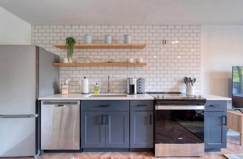 Woodstock Apartment | The Perfect Retro Portland Retreat ~Vintage Shops
